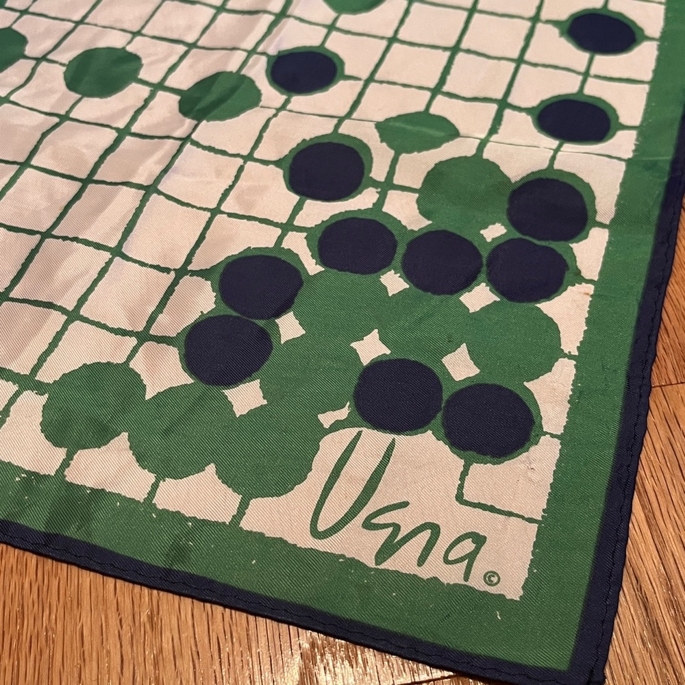 ๐ Vera Neumann Scarf - Picture 2 of 4